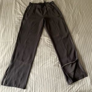 Lululemon “On the Right Track Pant”